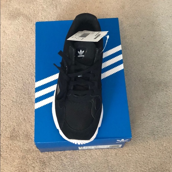 Adidas Flacon Sneakers - Picture 2 of 3